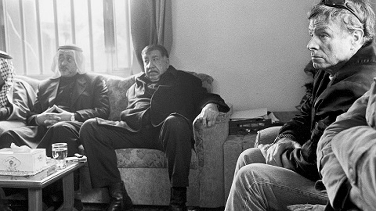 La noche temática: 'En busca de Steele'