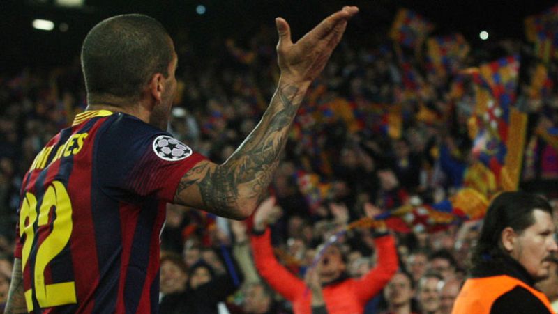 Alves marca y después reprocha a la afición culé