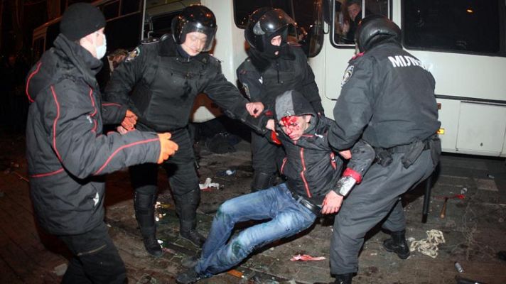 Telediario 1 - Se multiplican los movimientos militares a dos días del referéndum de secesión de Crimea