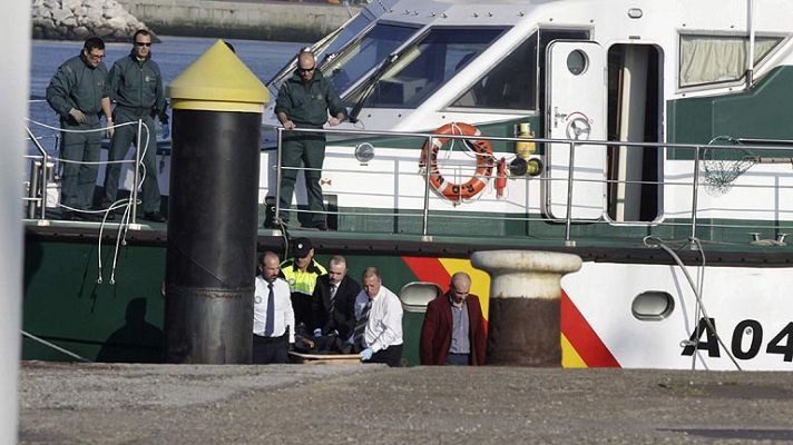 Telediario 1 - Recuperan el cuerpo de un tripulante