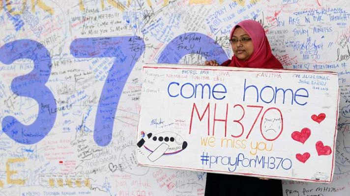 Telediario 1 - Nuevos datos sobre el avión desaparecido