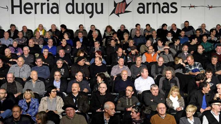 Telediario 1 - Covite irrumpe en un acto de los huidos de ETA