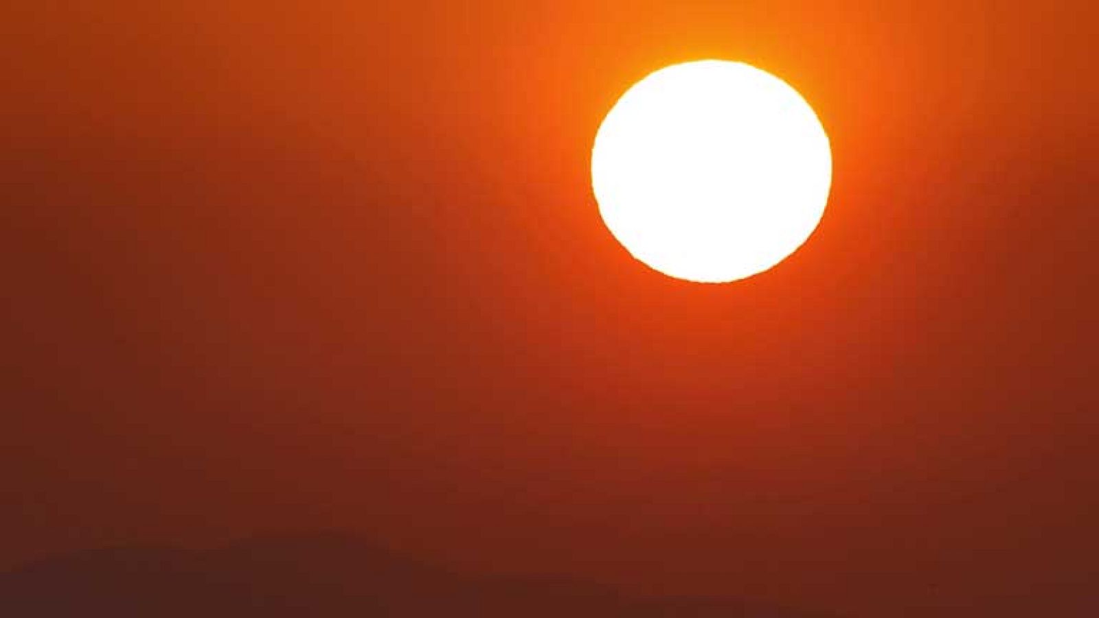 Lluvias débiles en el Cantábrico oriental y viento fuerte en el noreste