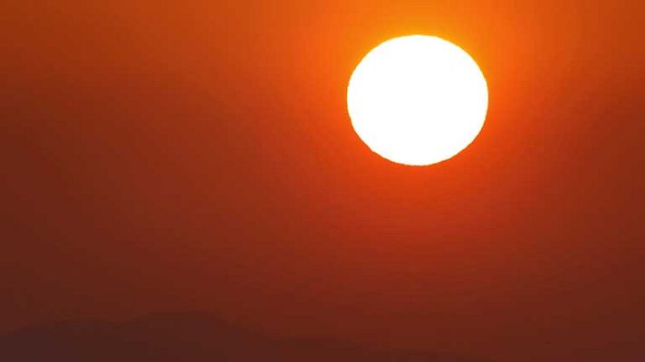 El tiempo - Lluvias débiles en el Cantábrico oriental y viento fuerte en el noreste