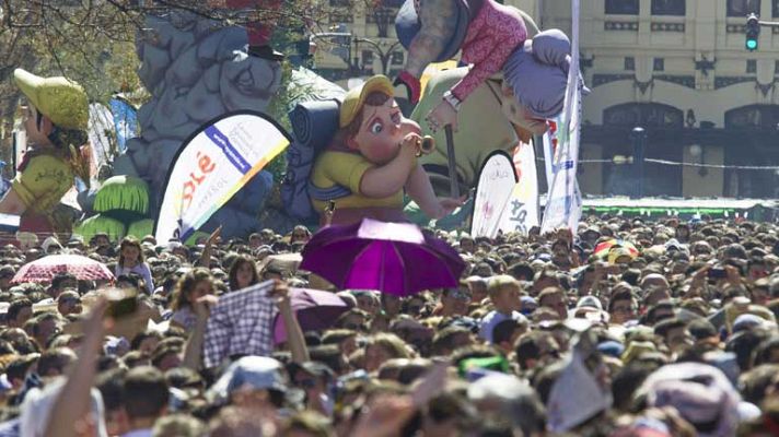 Telediario 1 - Gastronomía callejera para no perderse nada de las Fallas