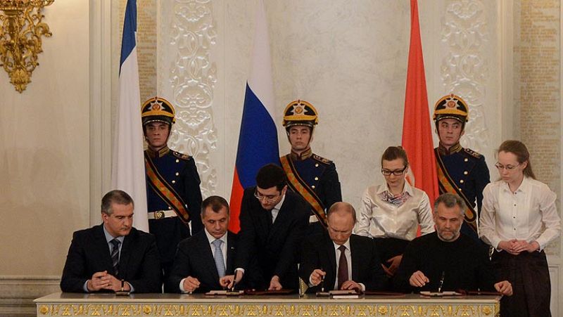 Putin firma la anexión de Crimea a Rusia, que deberá ser ratificada por el Parlamento