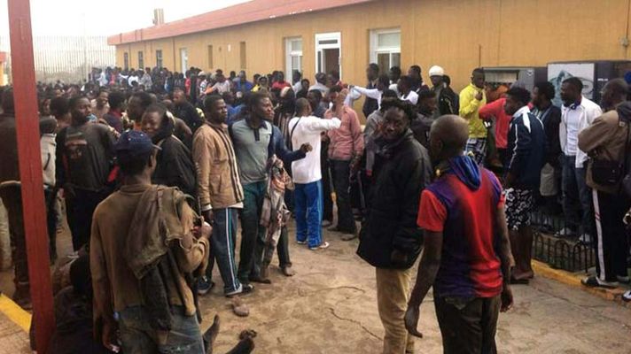 Telediario 1 - Inmigración irregular en Melilla