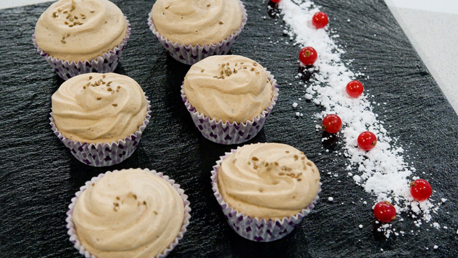 Merengues de café, anís y naranja