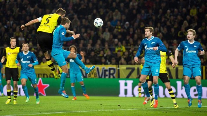 Telediario 1 - Borussia Dortmund y Manchester United pasan a cuartos