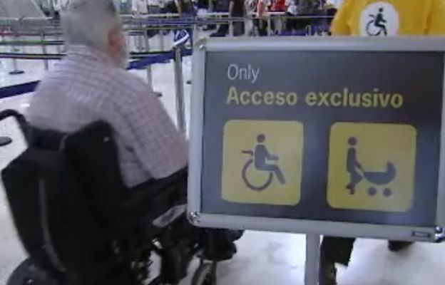  - No ayudan a una discapacitada