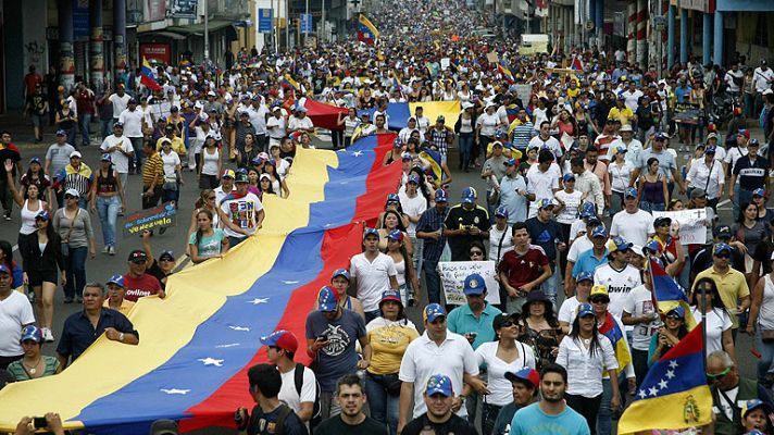 Informativo 24h - Al menos tres muertos en una nueva jornada de protestas en Venezuela
