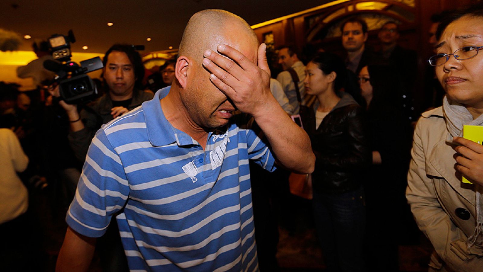 El Gobierno malasio asegura que el avión desparecido se estrelló en el océano Índico | Ver