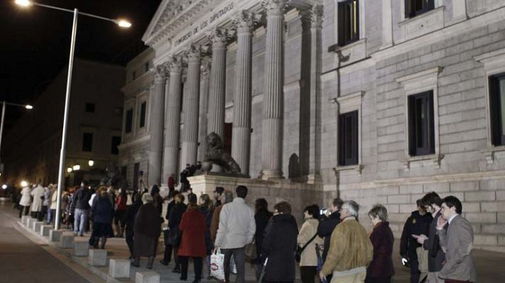 Telediario 1 - Los ciudadanos despiden a Adolfo Suárez