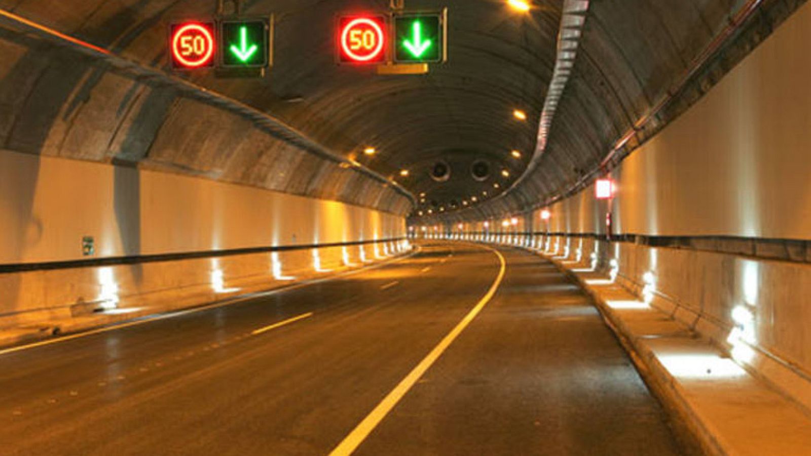 El Gobierno plantea rescatar las autopistas en quiebra con una quita del 50% a la banca