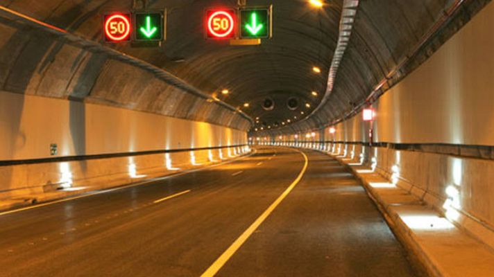 Telediario 1 - El Gobierno plantea rescatar las autopistas en quiebra con una quita del 50% a la banca