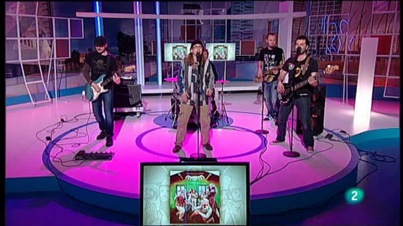 Para Todos La 2 -  Actuación: Búhos, "Chingao"