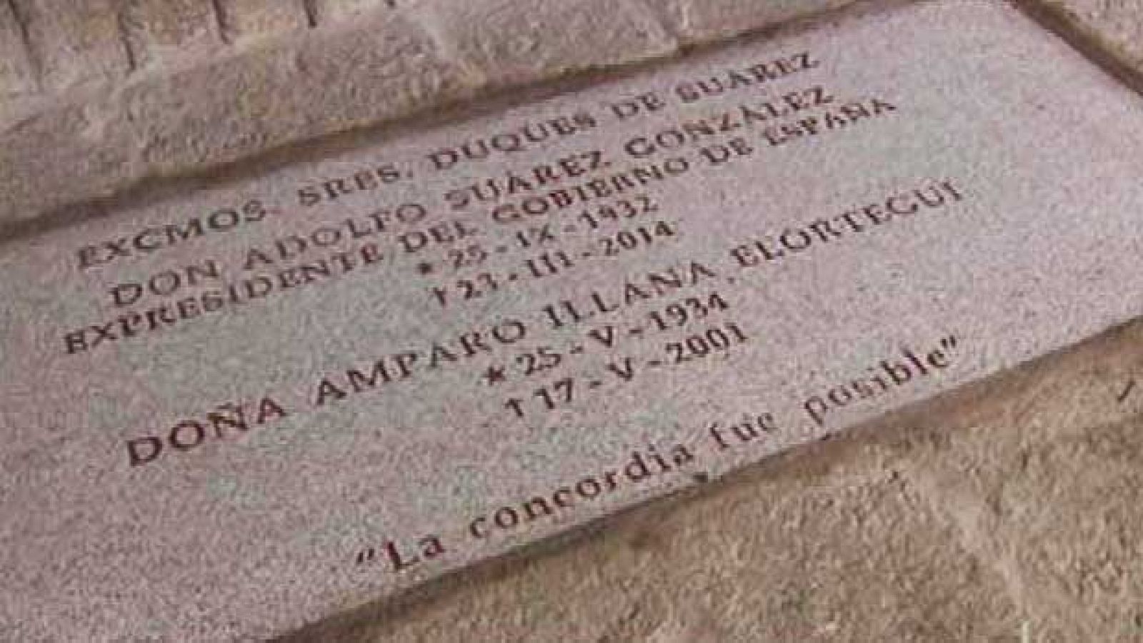 Visitamos la tumba de Adolfo Suárez