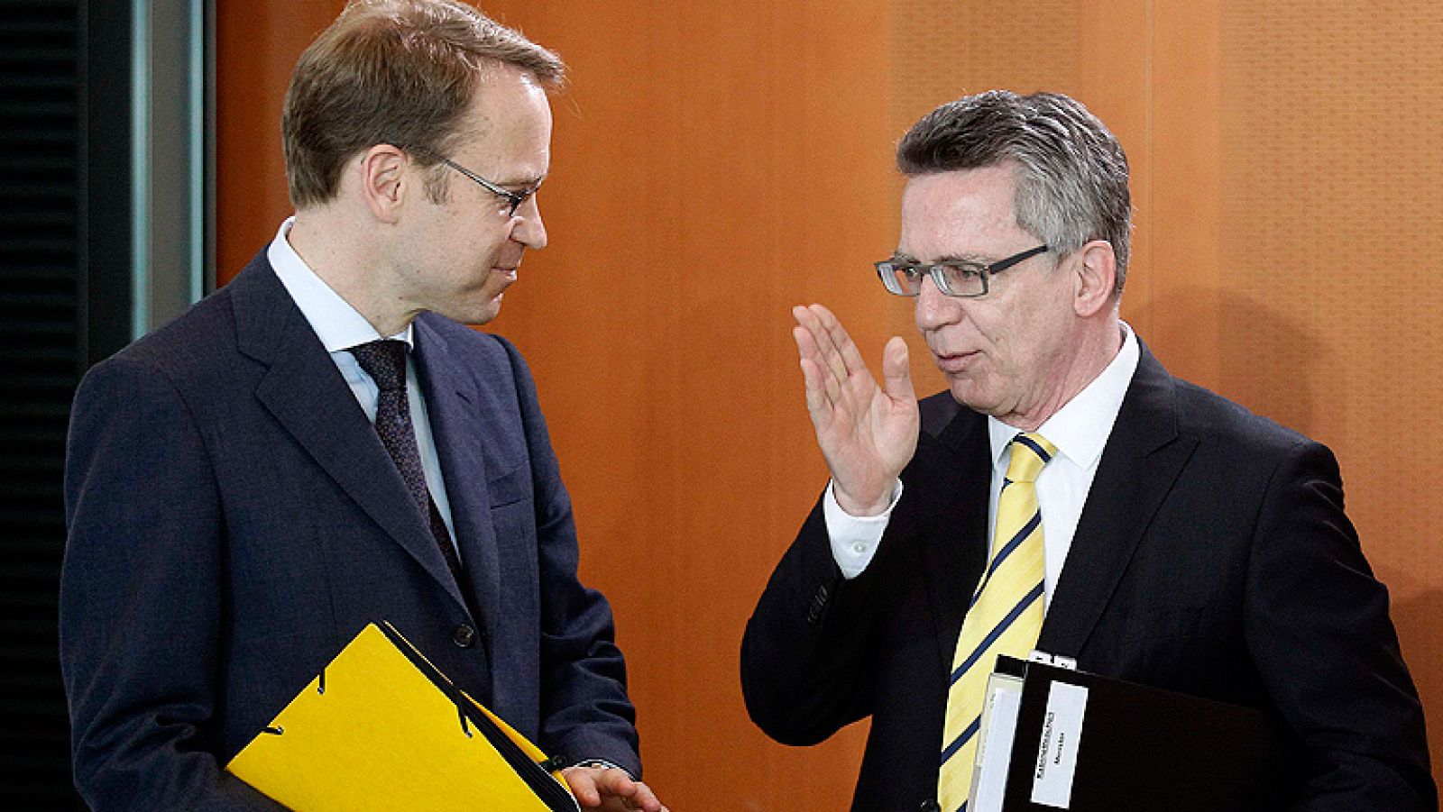 Alemania estudia expulsar a los inmigrantes europeos que no consigan trabajo en seis meses | Ver