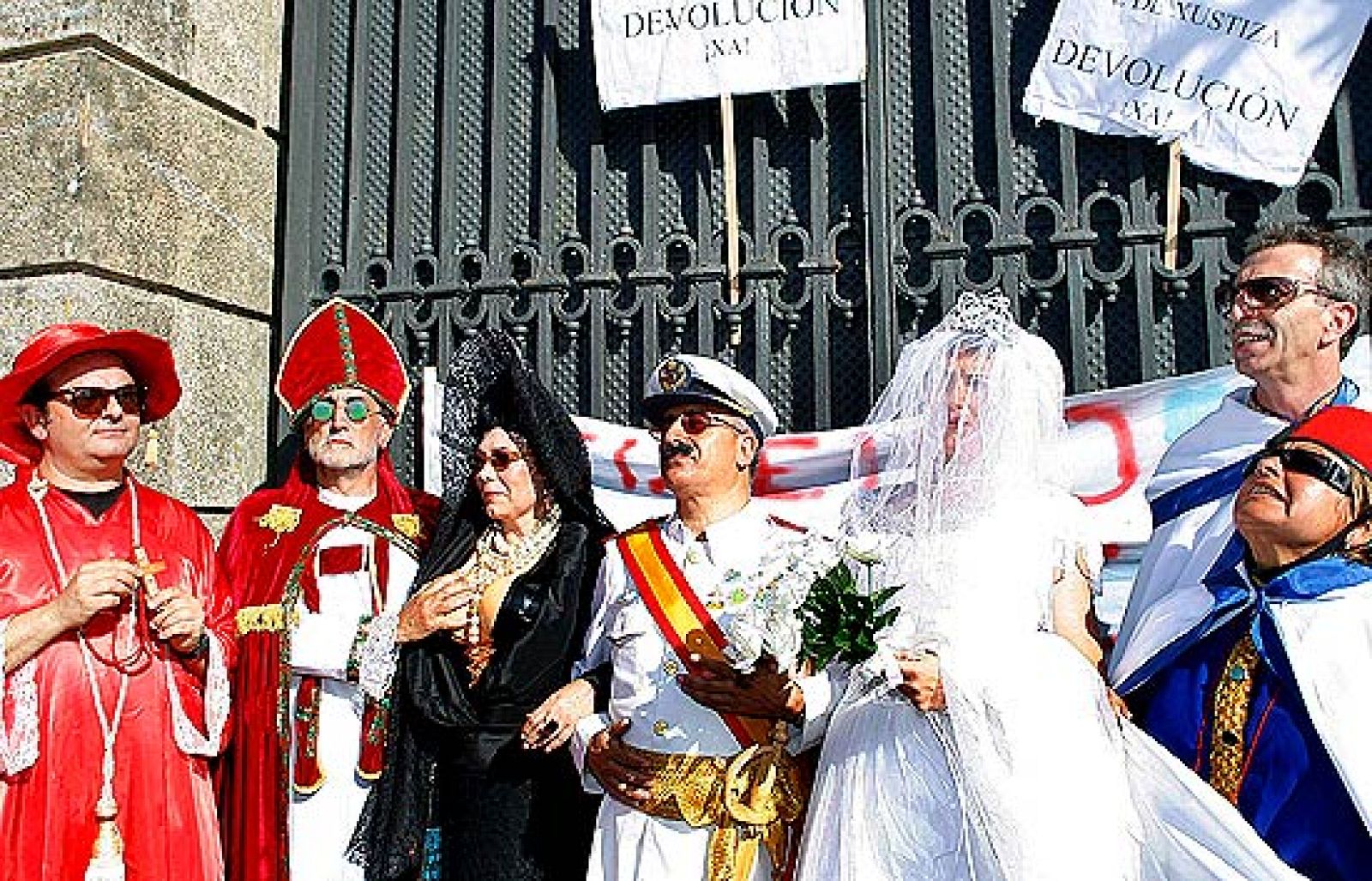 Parodia y protesta en el Pazo de Meirás