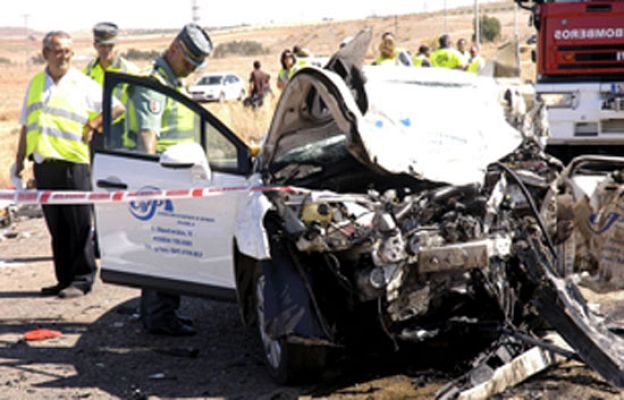  - 6 muertos en un choque frontal