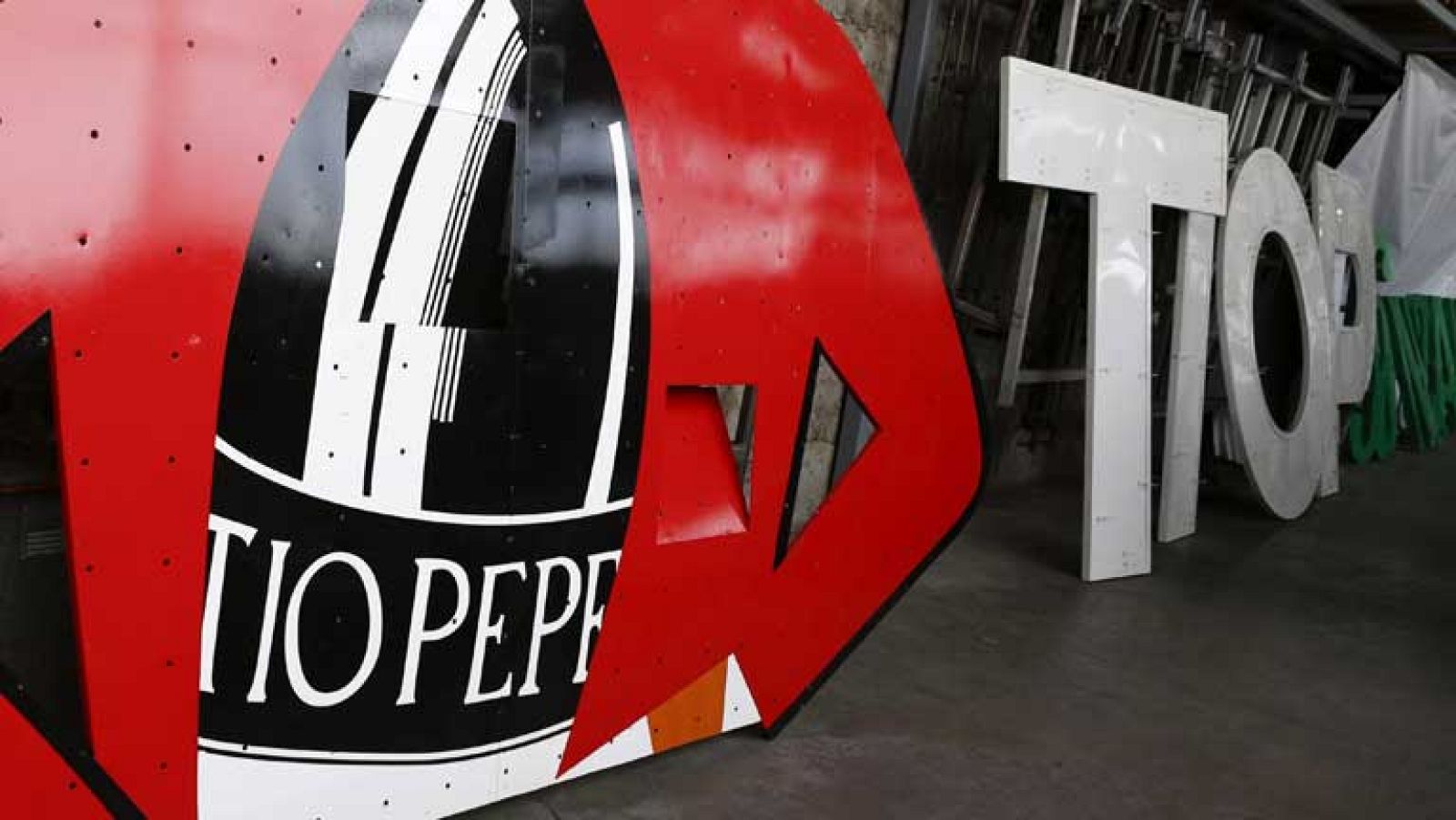 Termina la restauración del anuncio de Tío Pepe