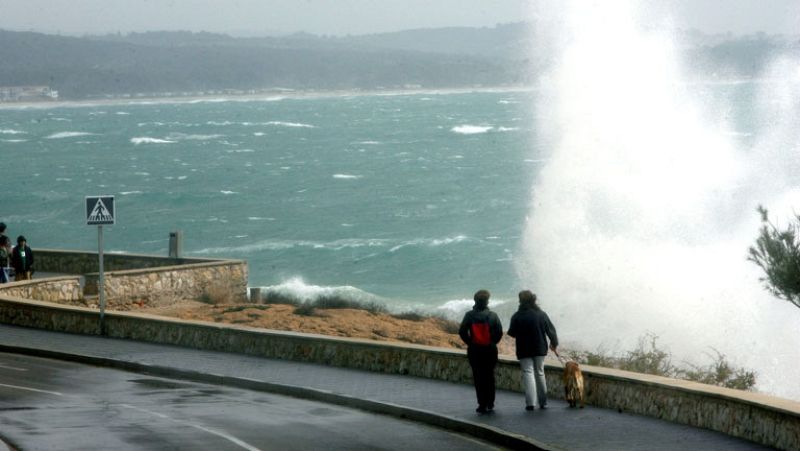 Cielos nubosos y ligeras precipitaciones