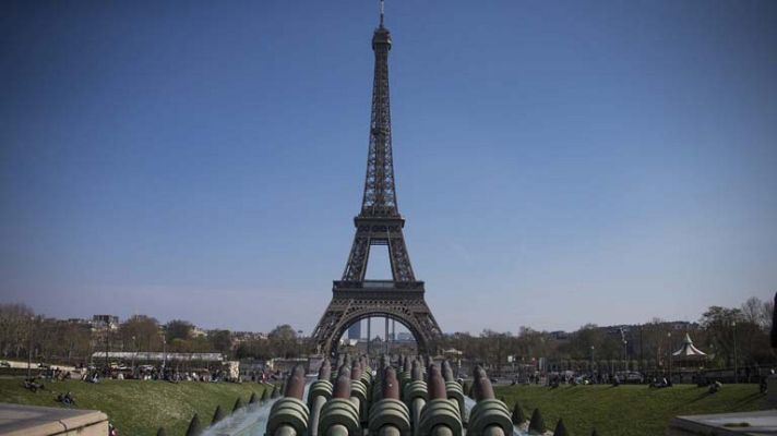 Informativo 24h - La Torre Eiffel cumple 125 años