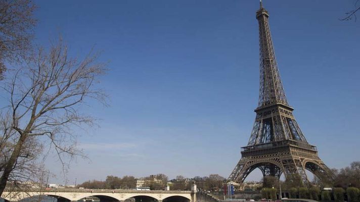 Telediario 1 - La Torre Eiffel en la gran pantalla