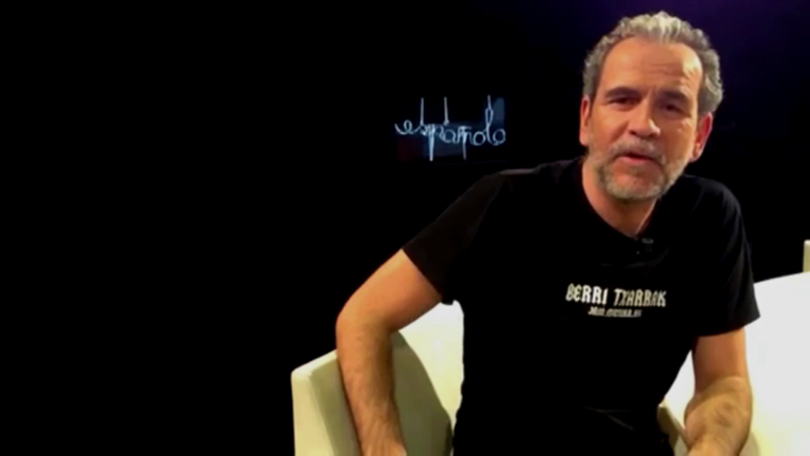 Willy Toledo deja un saludo a los espectadores de After