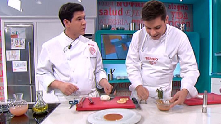 RTVE Cocina - Huevos escalfados en salsa de marisco