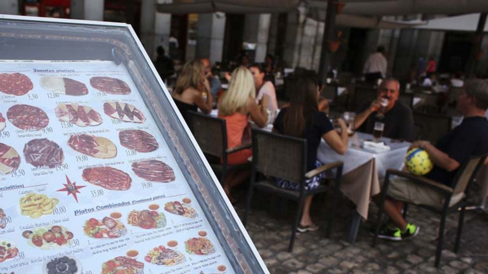 El paro baja en 21.000 personas en el sector servicios