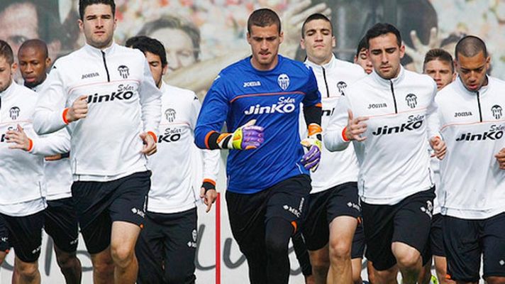 Telediario 1 - El Valencia, a por una victoria balsámica en Basilea