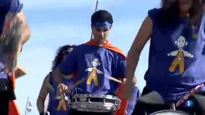 L'Informatiu - Festa solidària a Barcelona a favor de les persones amb autisme