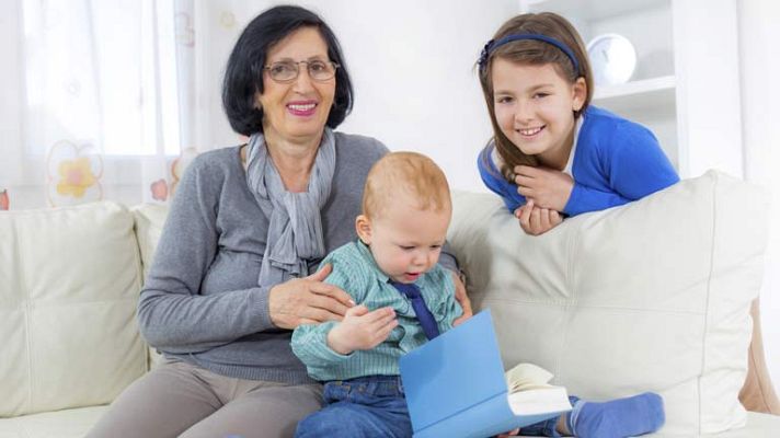 Telediario 1 - Quién hace qué en el reparto de las tareas domésticas en España