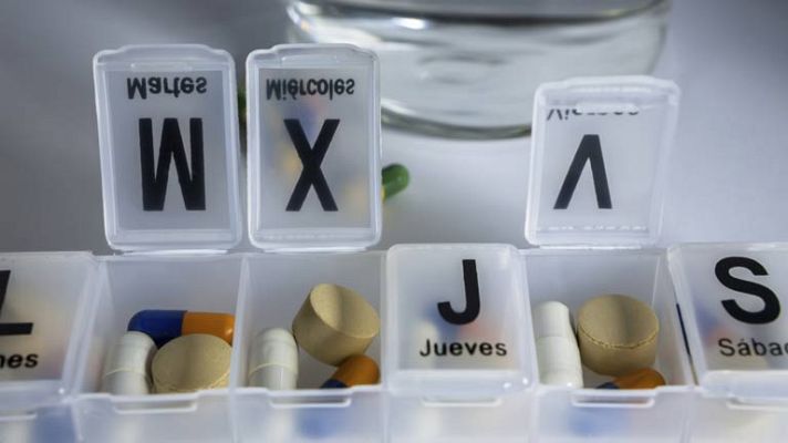 Telediario 1 - El 40% de los europeos no sigue correctamente los tratamientos médicos