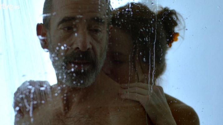 Cuéntame cómo pasó - ¿Por qué vemos a Antonio y Paz en la ducha?