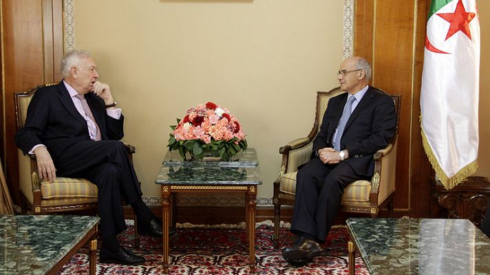 Telediario 1 - García-Margallo en busca de alianzas en Argelia