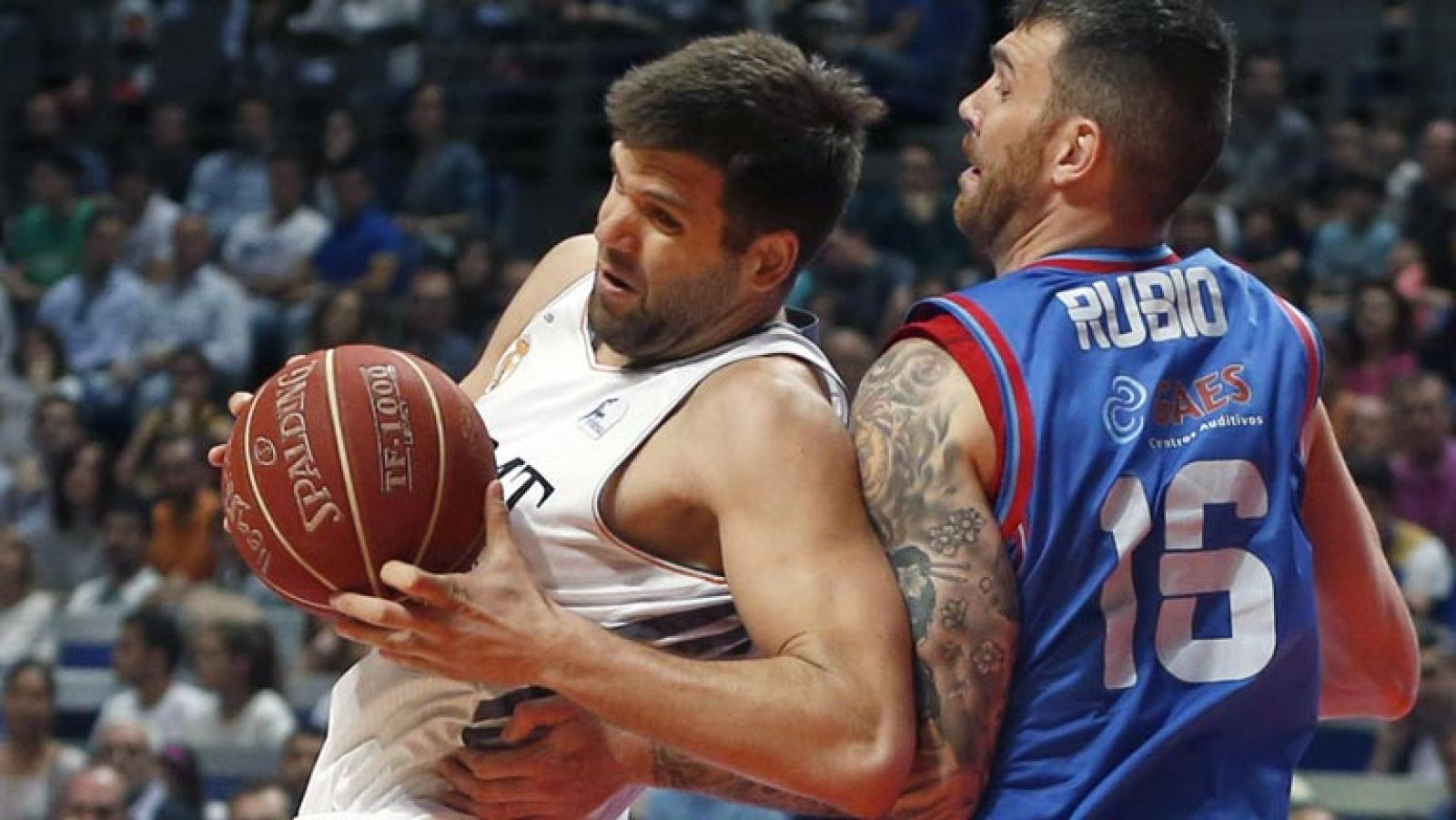 Tuenti Móvil Estudiantes 64 - Real Madrid 71