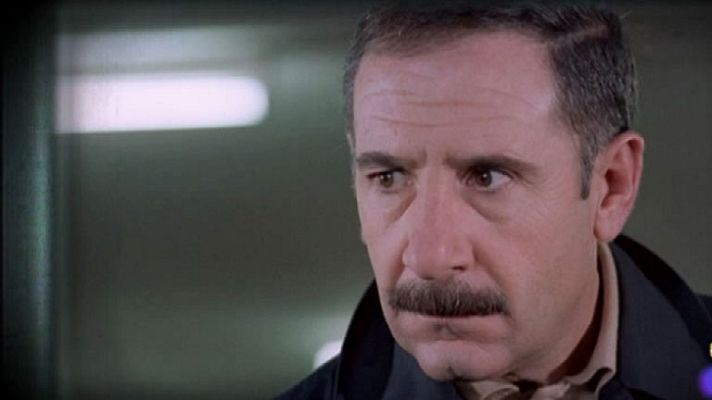 Versión española - 'Versión española' emite 'El crack', un clásico de José Luis Garci protagonizado por Alfredo Landa