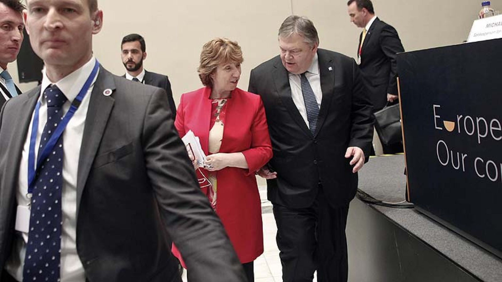 Los ministros de Exteriores de la UE estudian una tercera ronda de sanciones por la crisis de Ucrania - Informativo 24h | Ver