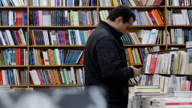 Un libro que aún no está en las bibliotecas, repasa errores y curiosidades del idioma español
