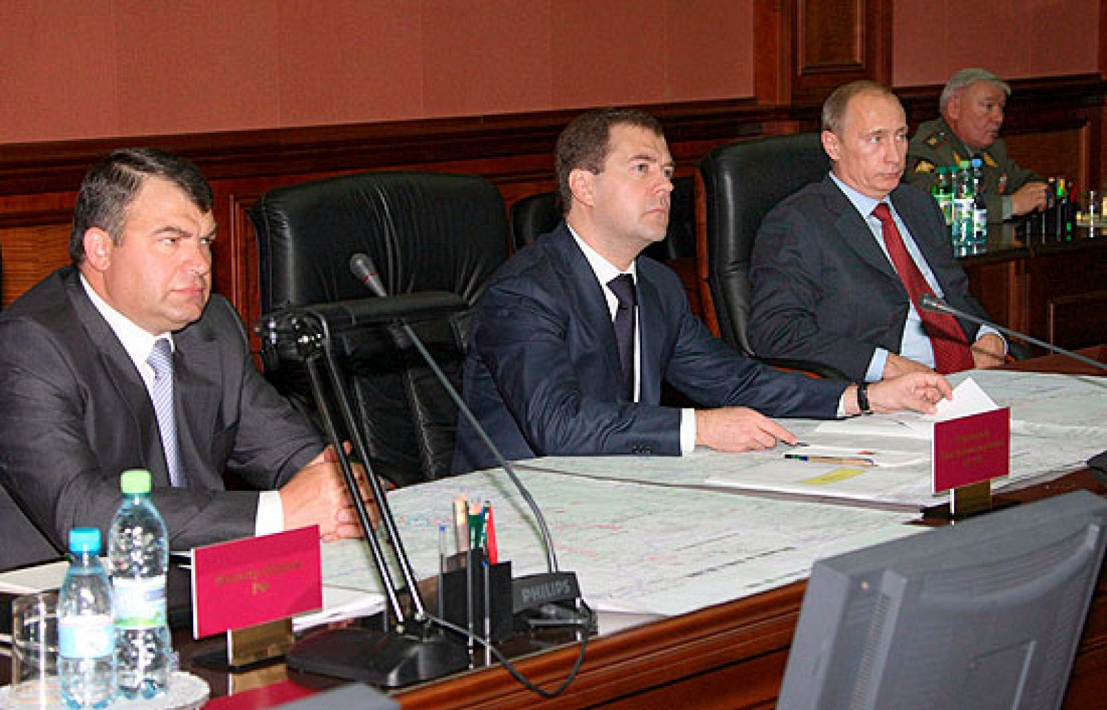 Telediario 1 en cuatro minutos - 11/08/08 | Ver