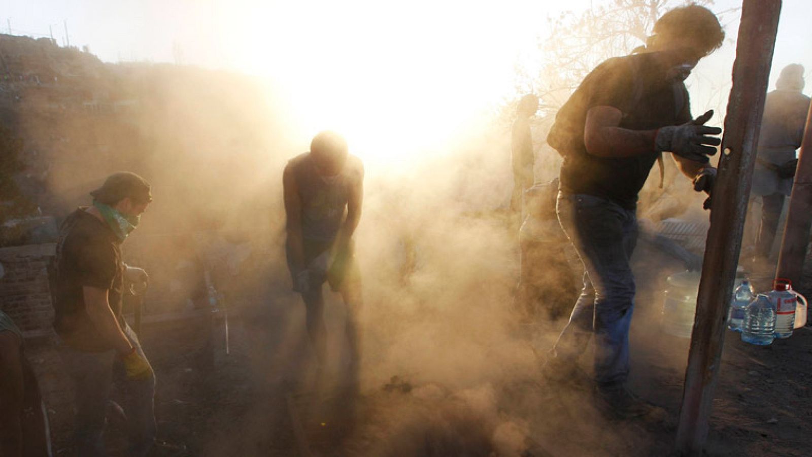 15 muertos y cerca de 11.000 damnificados en el incendio de la ciudad chilena de Valparaíso