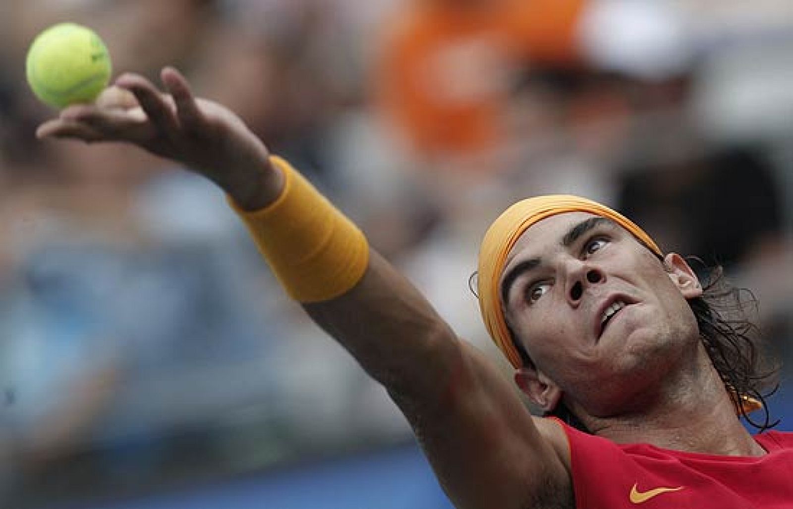 La pareja española formada por Rafa Nadal y Tommy Robredo ha pasado a segunda ronda tras vencer en dos sets a los suecos Jonas Bjorkman y Robin Soderling por un doble 6-3.