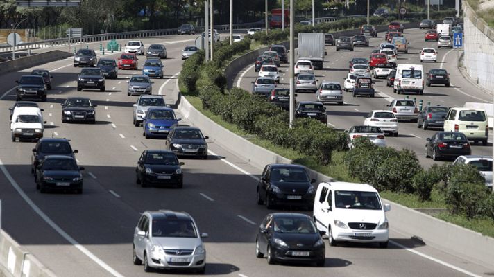 Telediario 1 - Ligeras retenciones en las carreteras