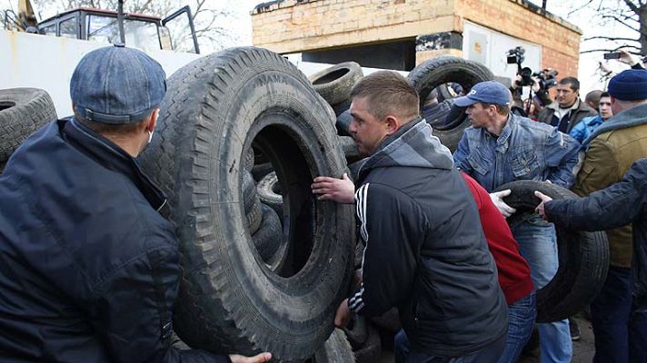 Telediario 1 - Prorrusos bloquean al Ejército ucraniano en Kramatorsk