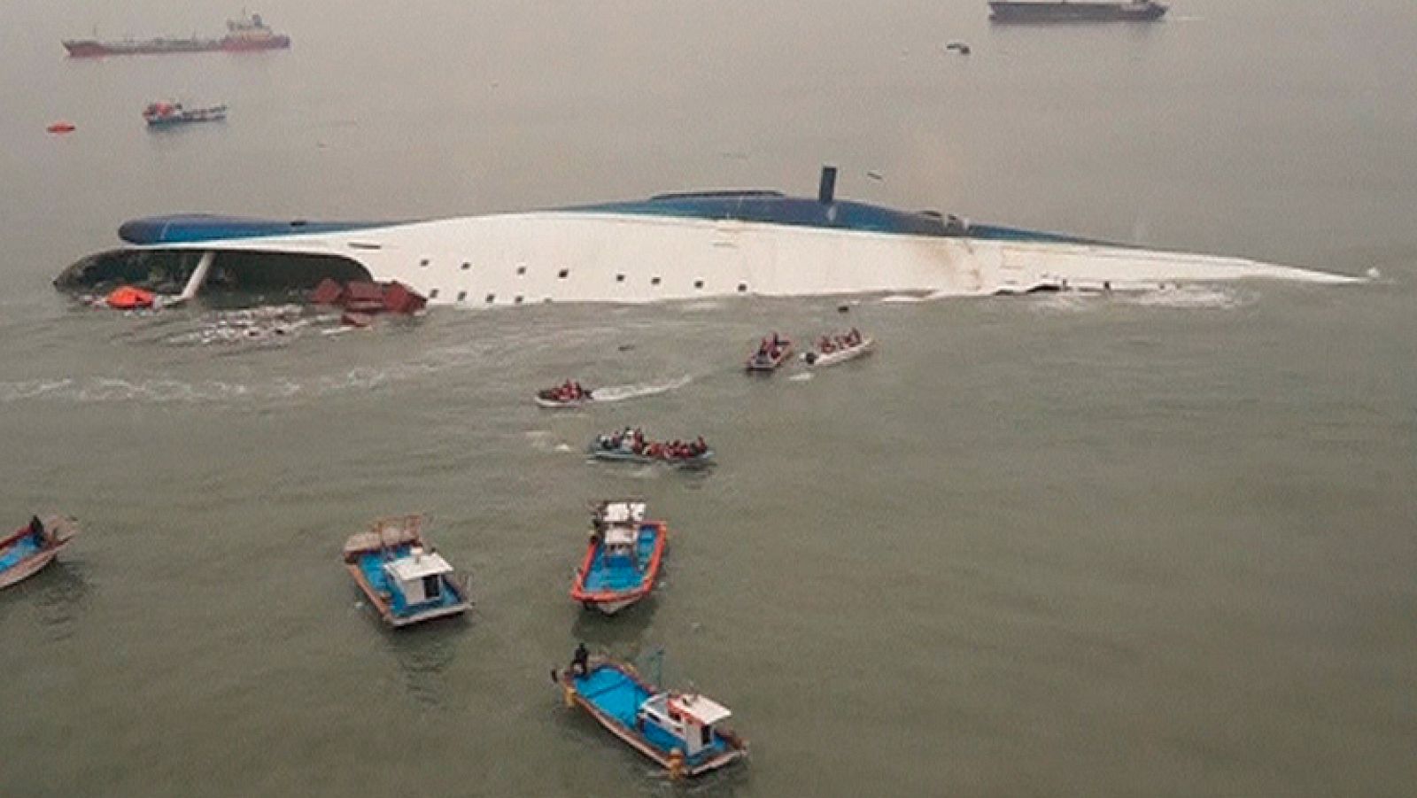 El mayor naufragio en décadas en Corea del Sur deja casi 300 desaparecidos | Ver