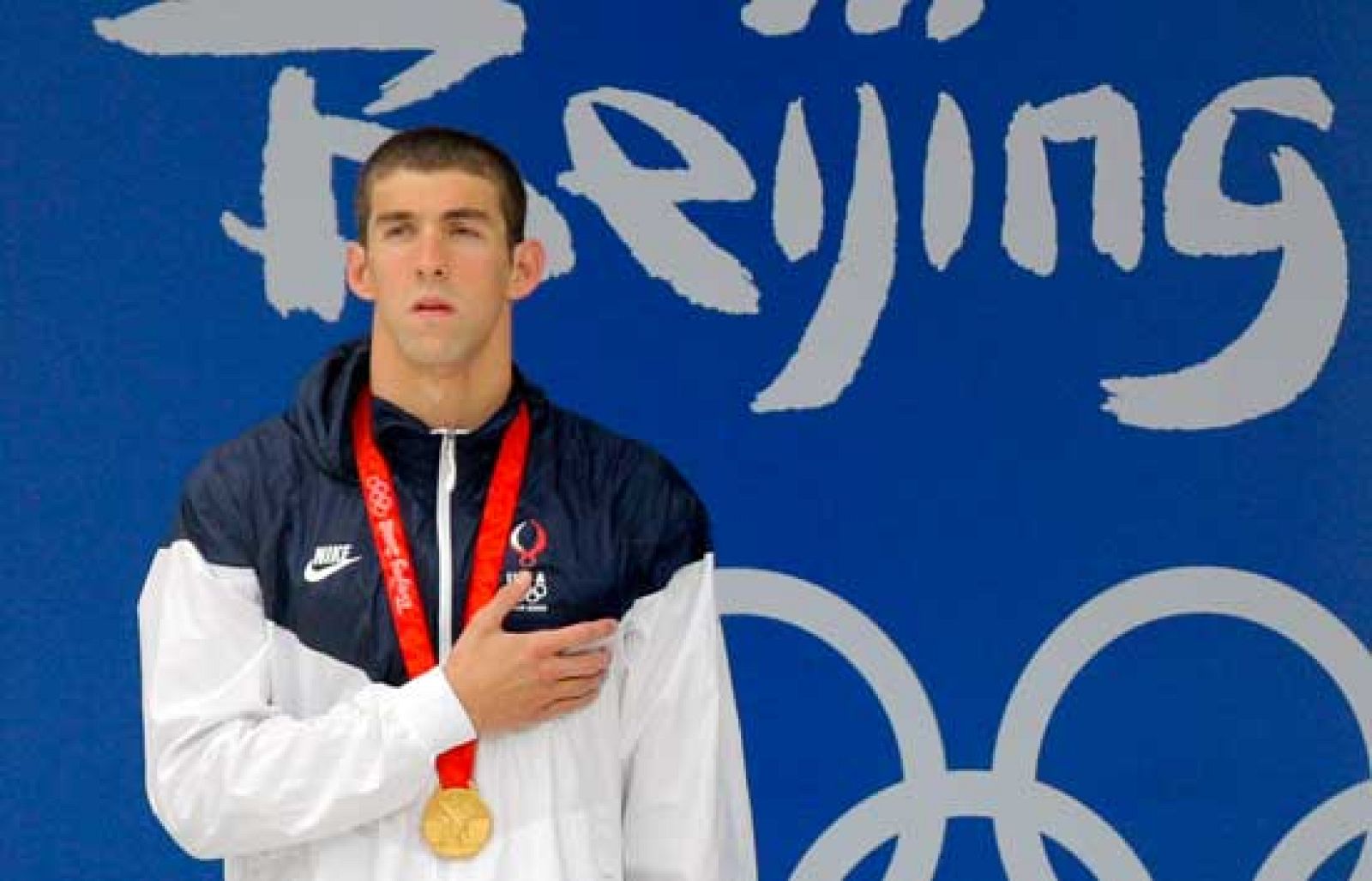 Phelps recibe su tercer oro | Ver