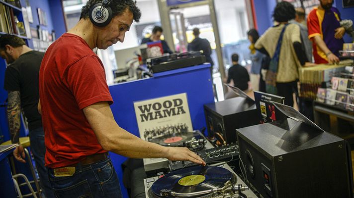 Informativo 24h - Las tiendas de discos celebran su día