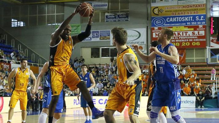 Telediario 1 - El Fuenlabrada suma una victoria vital ante el Gipuzkoa